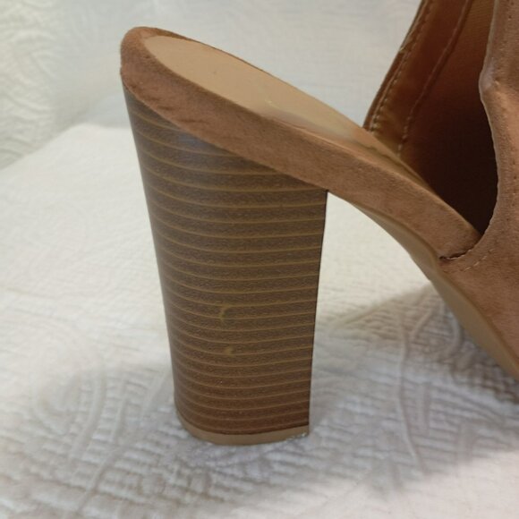 Lulus Sandals Block Heel Suede Peep-Toe With Adjustable StrapTan - Picture 4 of 10